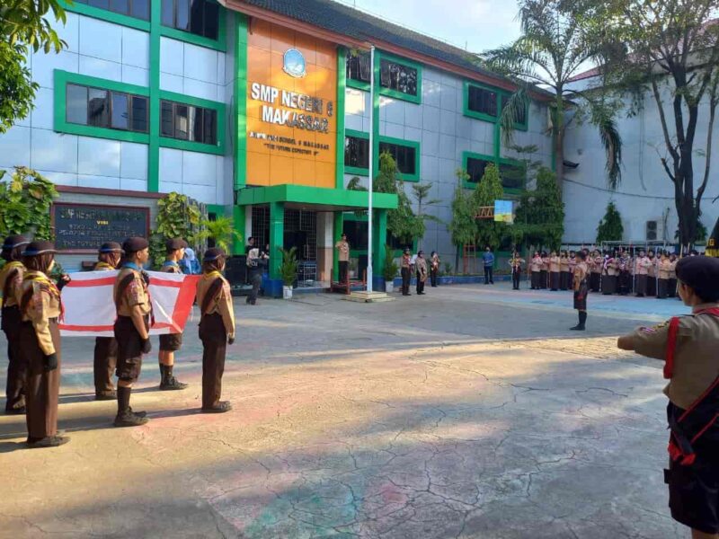 Kepala UPT SPF SMPN 6 Makassar, H. Munir, Membuka Kegiatan Perkemahan, Jum'at 19 Mei 2023