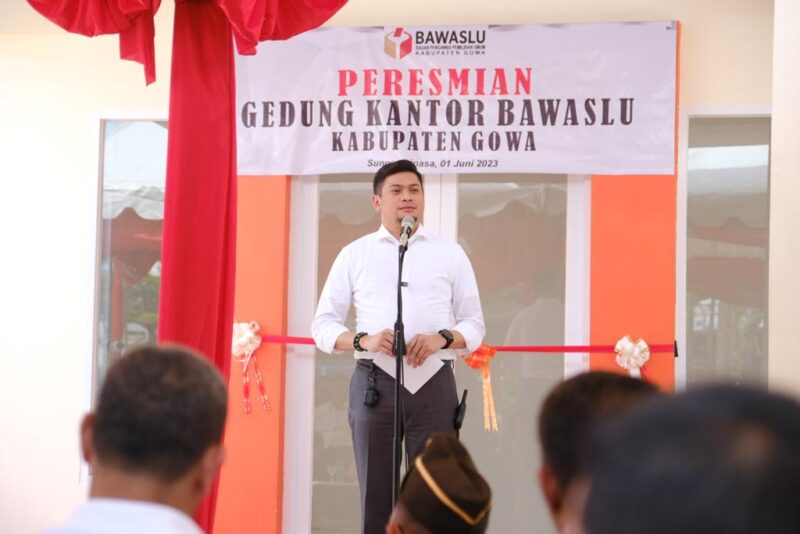 Bupati Gowa, Adnan Purichta Ichsan, Meresmikan Kantor Bawaslu Kabupaten Gowa, di Jalan Andi Mallombassang, Sungguminasa, Kamis 1 Juni 2023