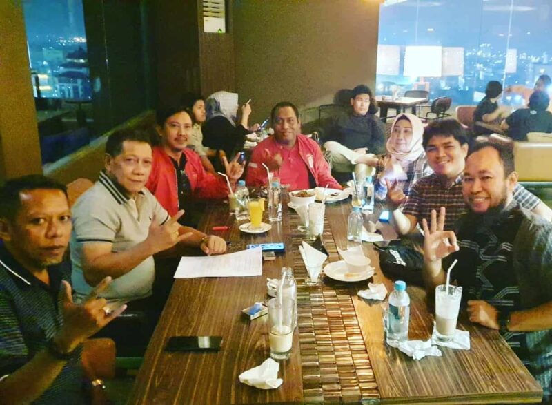 Ketua Umum Bara JP, Utje Gustaf Patty, Bersama Pengurus Bara JP Sulsel