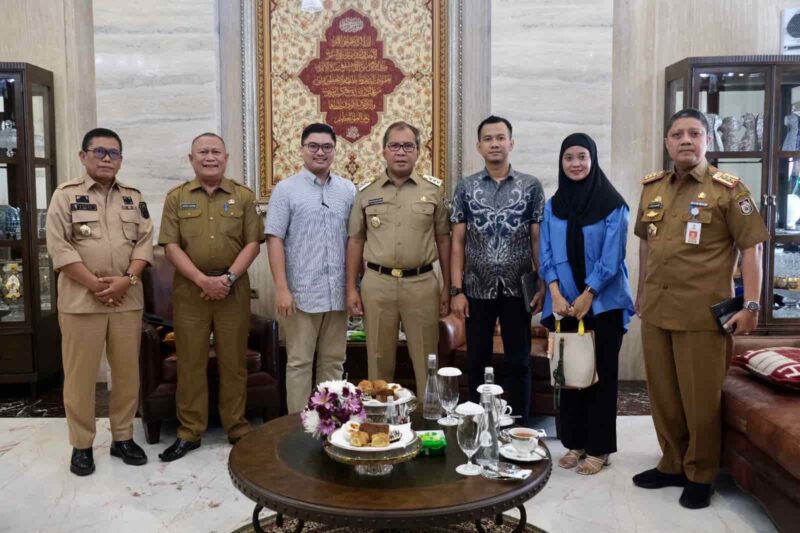 Wali Kota Makassar, Ir. Moh. Ramdhan Pomanto, Menerima Kunjungan Perwakilan Staf Khusus Presiden, di Kediaman Pribadinya, Jalan Amirullah, Senin 26 Juni 2023