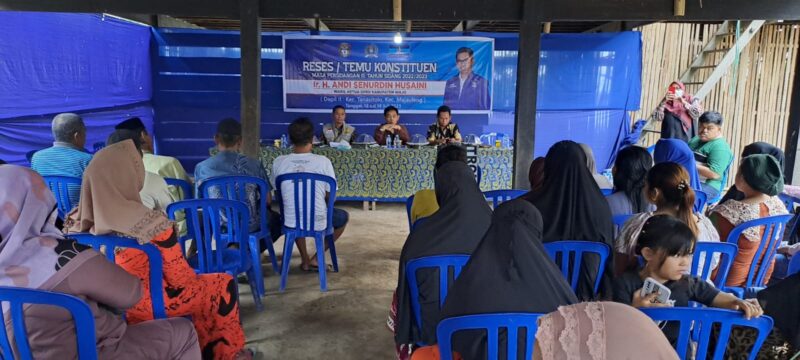 Anggota DPRD Kabupaten Wajo dari Partai Demokrat, H. Andi Senurdin Husaini menggelar reses di Kelurahan Mappadaelo, Kecamatan Tanasitolo, Jumat 14 Juli 2023