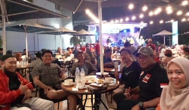 Ketua Bara JP Sulsel, Alres Ronaldy, SH, Bersama Jajaran Pengurus, di Cafe Agung, Jalan Dr. Ratulangi, Kota Makassar, Sabtu 19 Agustus 2023