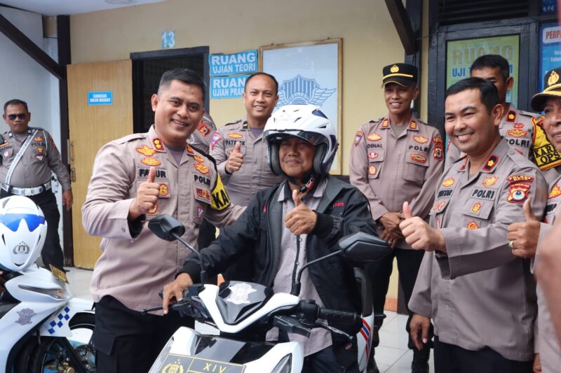 Satuan Lalu Lintas Polres Wajo menggelar Launching Lintasan ujian praktek SIM A, Kamis 10 Agustus 2023 di Kantor Satlantas