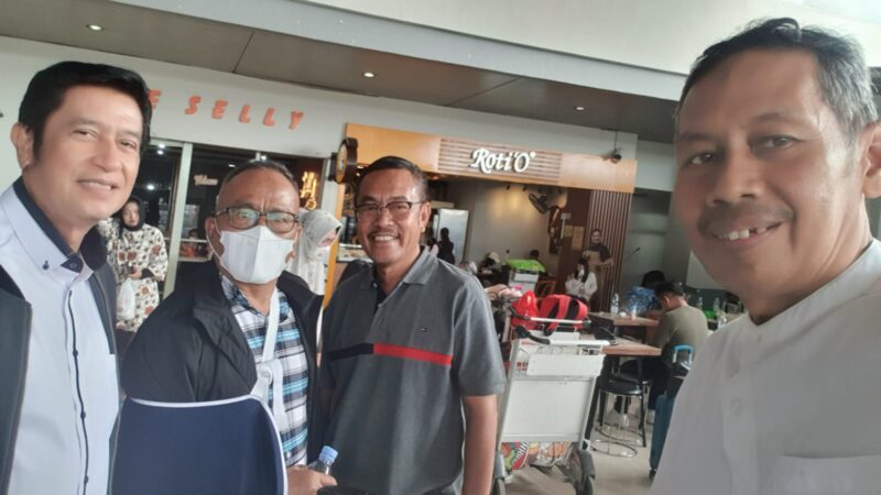 Ketgam...Ketua Umum PWI Pusat Atal S.Depari yang didampingi Ketua Bidang Organisasi H.Zulkifli Gani Ottoh bersama Ketua PWI Wajo H.Rukman Nawawi dan Wakil Ketua Bidang Organisasi PWI Sulsel H.Manaf Rachman