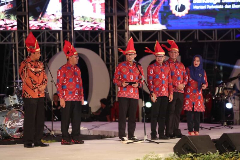 Menteri Pariwisata dan Ekonomi Kreatif RI, Sandiaga Uno, Membuka Makassar International Eight Festival and Forum (F8), di Anjungan Pantai Losari, Rabu 23 Agustus 2023