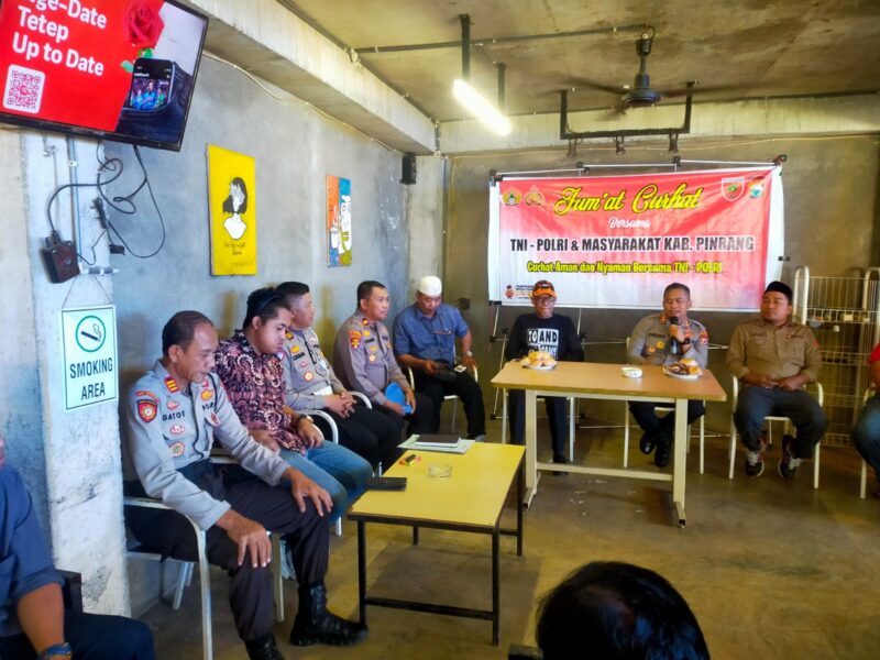 Kapolres Pinrang AKBP Andiko Wicaksono S.I.K didampingi ketua organisasi pers dan PJU Polres Pinrang