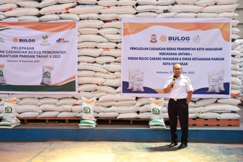 Wali Kota Makassar, Ir. Moh. Ramdhan Pomanto, Menghadiri Pengadaan Cadangan Beras, di Gudang Bulog Makassar, Rabu 13 September 2023