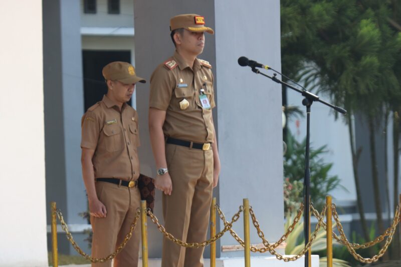 Kepala Dinas Komunikasi, Informatika dan Persandian A.Haswidy Rustam, SSTP, M.Si didaulat menjadi Pembina Upacara pada kegaiatan Upacara Pengibaran Bendera Merah Putih