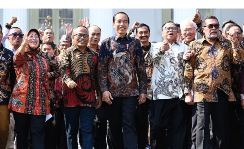 Presiden Joko Widodo membuka Kongres ke-25 PWI di Istana Negara, Jakarta, yang dilakukan secara
daring melalu zoom