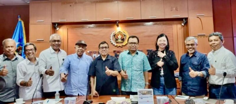 Anggota Dewan Kehormatan Persatuan Wartawan Indonesia (DK PWI) menggelar rapat perdana DK PWI 2023-2028 di Sekretariat PWI Pusat, Gedung Dewan Pers, Kebon Sirih, Jakarta
