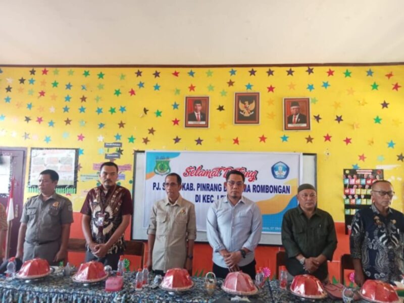 Kadis Dikbud Pinrang Andi Matjtja di dampingi Camat Lembang, yang mewakili satpol PP, BKD, dan Inspektur di UPT SDN 225 Lembang
