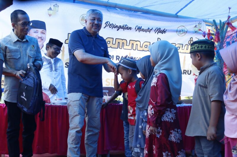 Bupati Pinrang Irwan Hamid didampingi Kadis Dikbud Pinrang Matjtja Moenta hadiri syukuran pembangunan SD Arra didaerah pegunungan desa Rajang kec Lembang