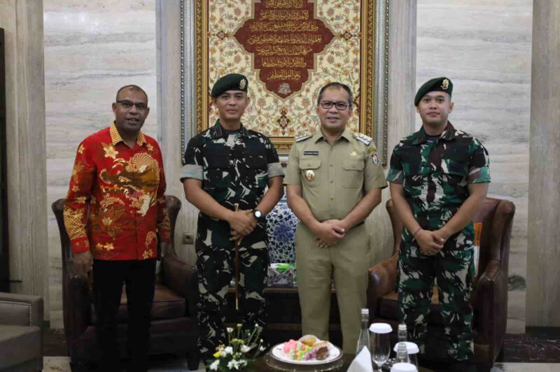 Wali Kota Makassar, Ir. Moh. Ramdhan Pomanto, Menerima Kunjungan Danyonarhanud 16/SBC, Mayor Arh Edwin Hermawan, di Kediaman Pribadinya, Jalan Amirullah, Selasa 7 November 2023
