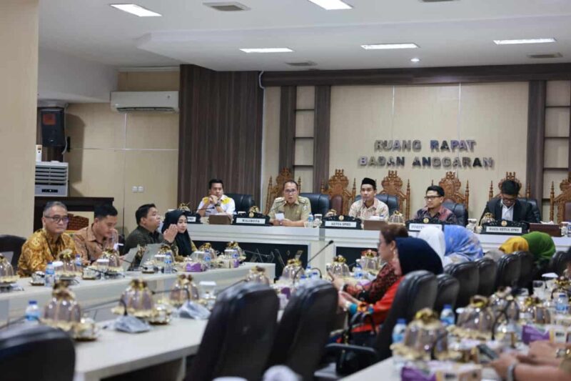 Wali Kota Makassar, Ir. Moh. Ramdhan Pomanto, Bersama Ketua DPRD Rudianto Lallo, Menghadiri Sosialisasi Pencegahan Korupsi Terintegrasi, di Kantor DPRD Makassar, Selasa 14 November 2023