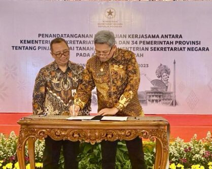 Sekretaris Daerah Provinsi Sulawesi Selatan, Andi Muhammad Arsjad Penandatanganan Perjanjian Kerjasama pinjam pakai tanah milik Kementerian Sekretariat Negara, di Sasono Utomo, Taman Mini Indonesia Indah, Jakarta Timur