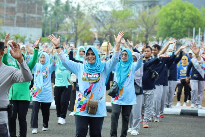 Ribuan peserta Devile mengikuti Senam bersama dalam rangka HKN ke 59 tahun 2023