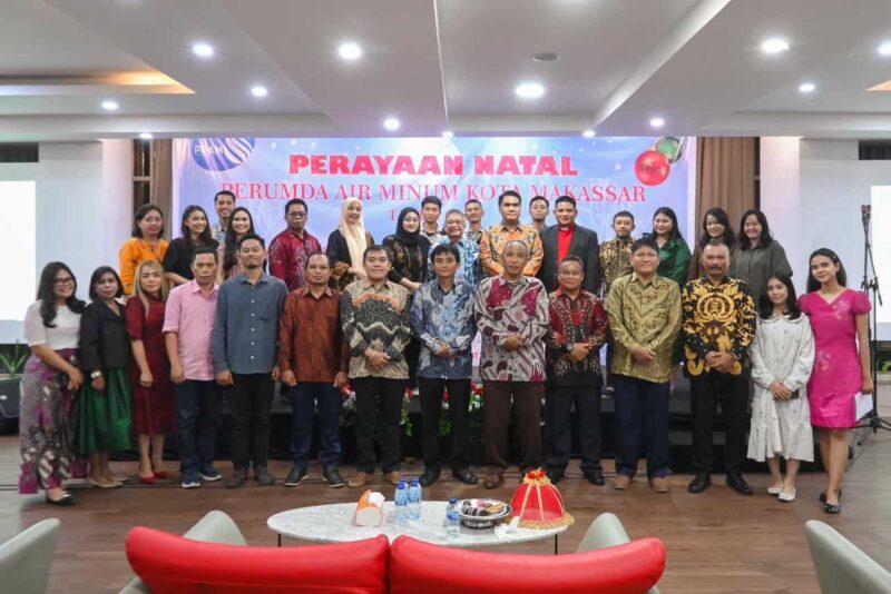 Keluarga Besar Perumda Air Minum Kota Makassar, Merayakan Natal di Hotel Royal Bay, Jalan Sultan Hasanuddin, Selasa 19 Desember 2023