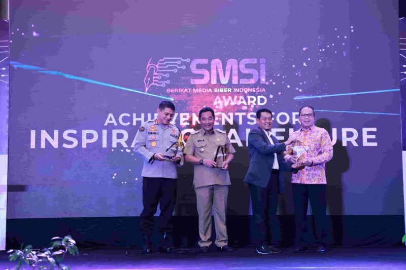 Wali Kota Makassar, Ir. Moh. Ramdhan Pomanto, Menerima Penghargaan SMSI Award 2023, di Hotel Claro, Senin 15 Januari 2024