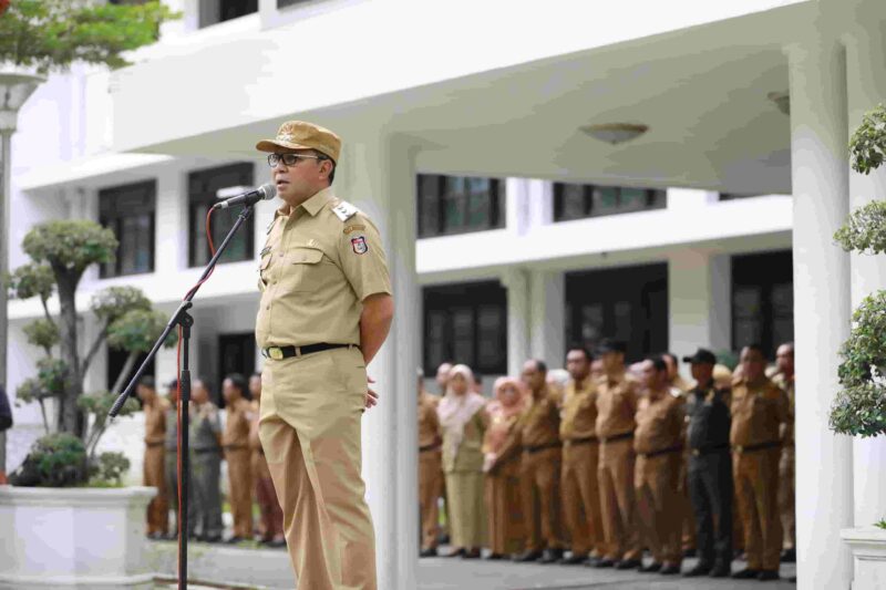 Wali Kota Makasar, Ir. Moh. Ramdhan Pomanto, Memimpin Apel Pagi di Halaman Kantor Balai Kota, Selasa 2 Januari 2024