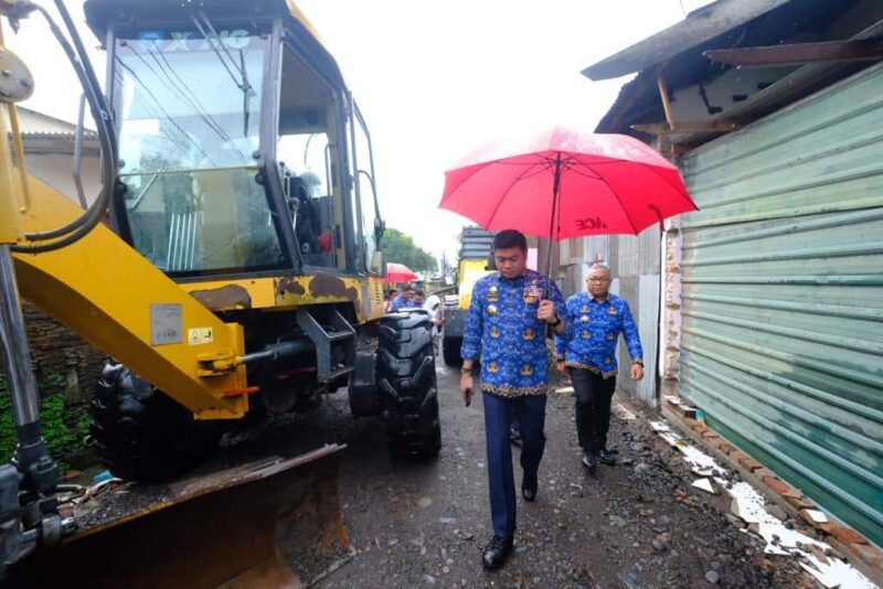 Bupati Gowa, Adnan Purichta Ichsan, Turun Langsung Memantau Pengerjaan Jalan Alternatif Pangkabinanga, Rabu 17 Januari 2024