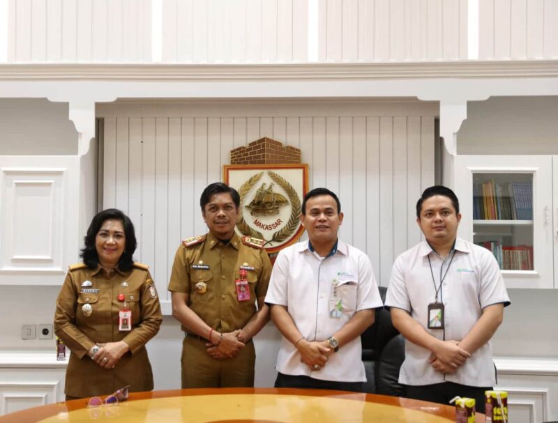 Pj Sekretaris Kota Makassar, Firman Hamid Pagarra, Menerima Audiensi Kepala Cabang BPJS Ketenagakerjaan, di Kantor Balai Kota, Senin 29 Januari 2024