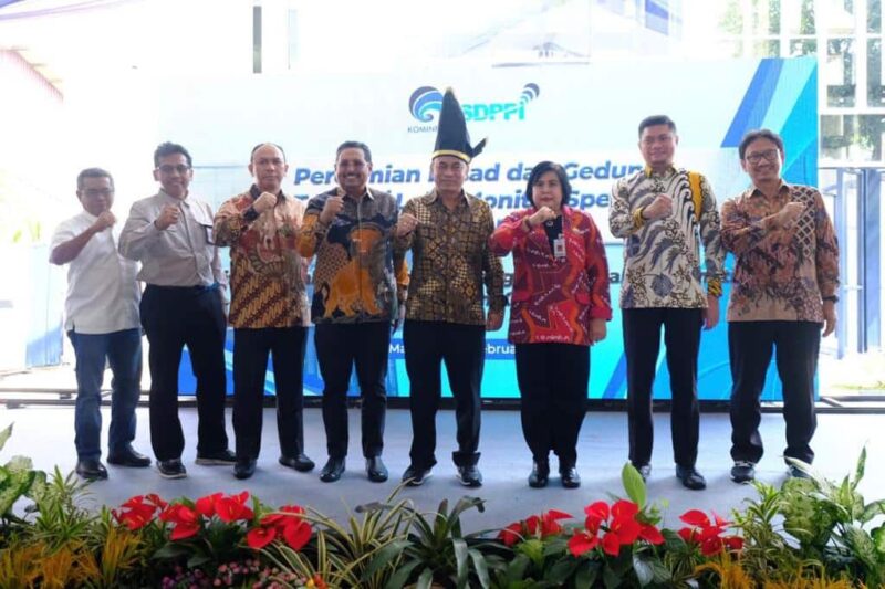 Bupati Gowa, Adnan Purichta Ichsan, Mendampingi Menkominfo Resmikan Gedung Balmon SFR Kelas I Makassar, Kamis 1 Februari 2024