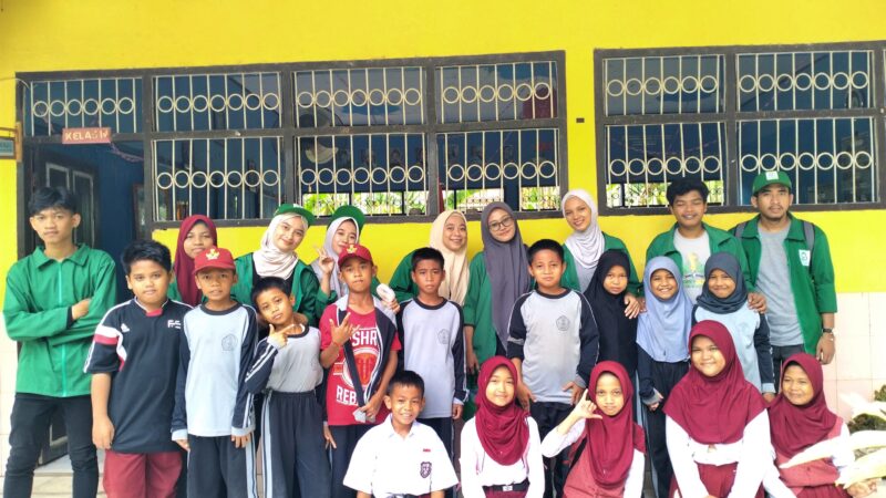 Mahasiswa KKN UIN Alauddin angkatan 74 Posko 7 galang semangat mengajar pada SDN 167 Desa Tua, Kecamatan Majauleng, Wajo.