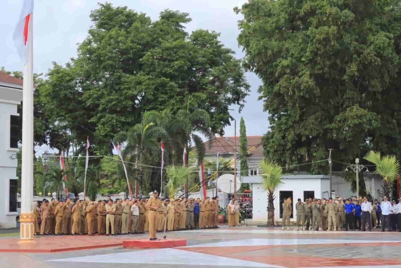 Pj Bupati Takalar, Setiawan Aswad, Pimpin Apel Gabungan di Lapangan Upacara, Kantor Bupati Takalar, Senin 12 Februari 2024