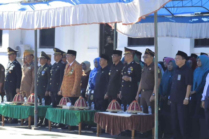 Penjabat Bupati Takalar, Setiawan Aswad, Menghadiri Upacara Peringatan Hari Gugurnya Pahlawan Nasional Ranggong Daeng Romo dan Padjonga Daeng Ngalle, di Lapangan Upacara Kantor Bupati Takalar, Rabu 28 Februari 2024