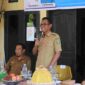 Penjabat Bupati Kabupaten Takalar, Setiawan Aswad, Menyerahkan Bantuan Fasilitas Peralatan Uni Usaha ke Pelaku UMKM, Selasa 20 Februari 2024