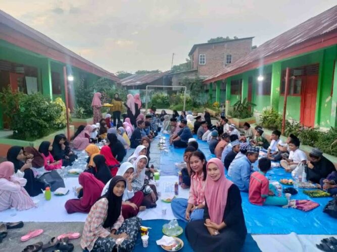 UPTD SD Inpres Pandang-Pandang, Melaksanakan Buka Puasa Bersama, Rabu 27 Maret 2024