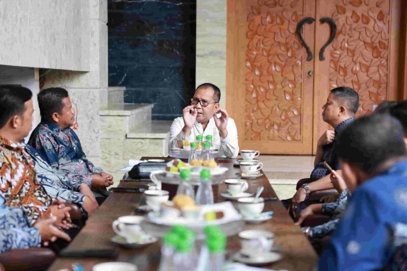 Wali Kota Makassar, Ir. Moh. Ramdhan Pomanto, Menerima Kunjungan Forum Kerukunan Umat Beragama (FKUB), di Kediaman Pribadinya, Jalan Amirullah, Senin 11 Maret 2024