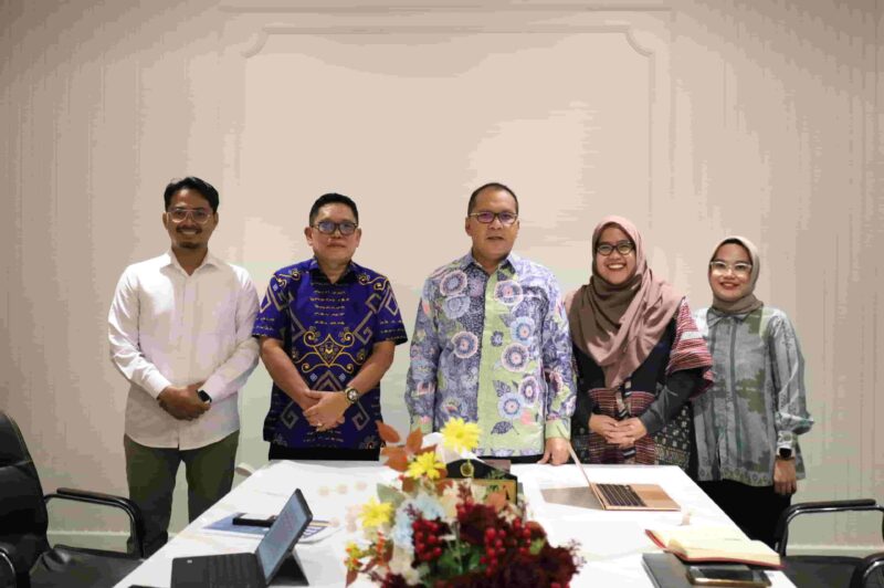 Wali Kota Makassar, Ir. Moh. Ramdhan Pomanto, Menerima Audiens Perwakilan Pusat Studi Pendidikan dan Kebijakan (PSPK), di Kantor Balai Kota, Kamis 14 Maret 2024