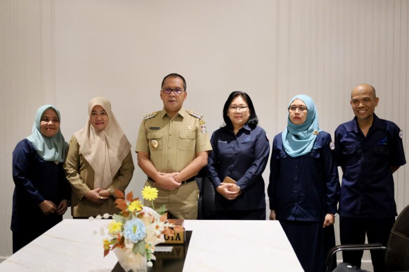 Wali Kota Makassar, Ir. Moh. Ramdhan Pomanto, Menerima Kunjungan Kepala Badan Pengawas Obat dan Makanan (BPOM), di Kantor Balai Kota, Senin 18 Maret 2024