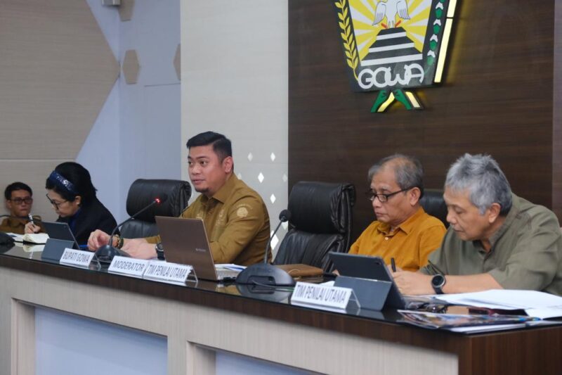 Bupati Gowa, Adnan Purichta Ichsan, Mengikuti Wawancara dan Verifikasi Lapangan oleh Tim Penilai Terkait Inovasi Proksi Rumah Produktif, di Kantor Bupati Gowa, Senin 25 Maret 2024
