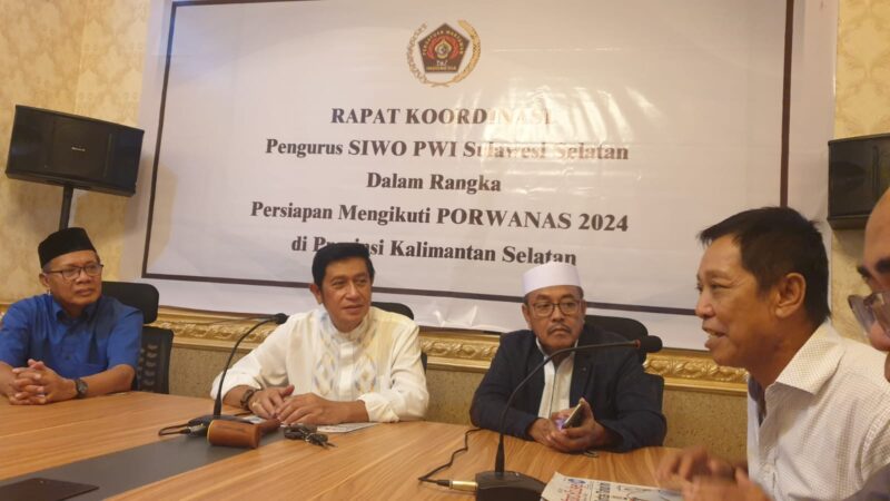 Rakor perdana pengurus SIWO PWI Sulsel yang dipimpin ketua terpilih, H.Zulkifli Gani Ottoh membahas persiapan tim kontingen Porwanas Sulsel.