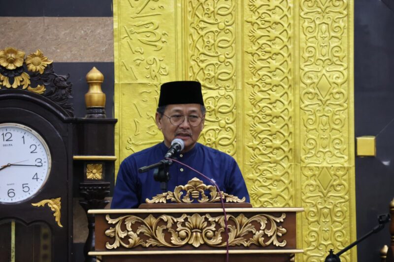 Wabup Pinrang H. Alimin membacakan sambutan Bupati Pinrang malam Nuzulul Quran