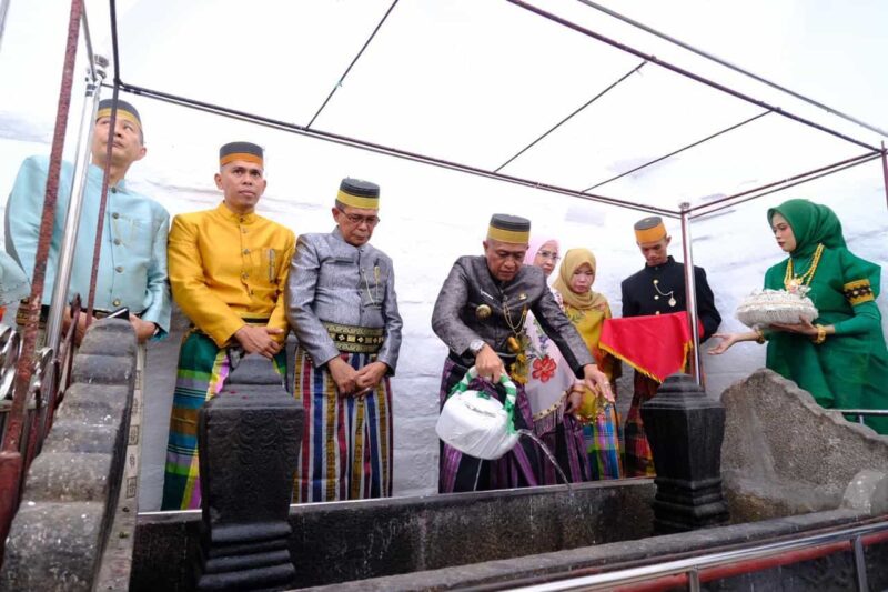 Penjabat Sekda Kabupaten Gowa, Menerima Kunjungan Pj Bupati Bone, di Makam Pahlawan Arung Palakka, Sabtu 2 Maret 2024