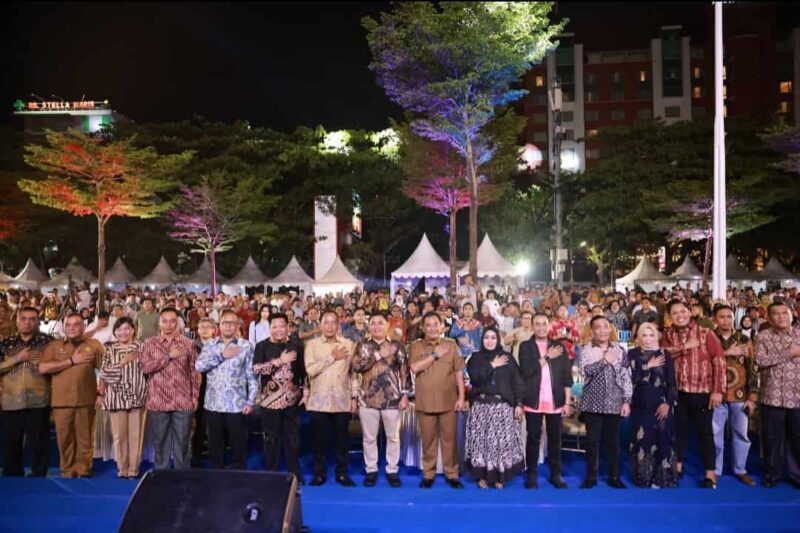 Wali Kota Makassar, Ir. Moh. Ramdhan Pomanto, Menggelar Pesta Rakyat Pasca Pemilu Damai, di Pantai Losari, Selasa 5 Maret 2024
