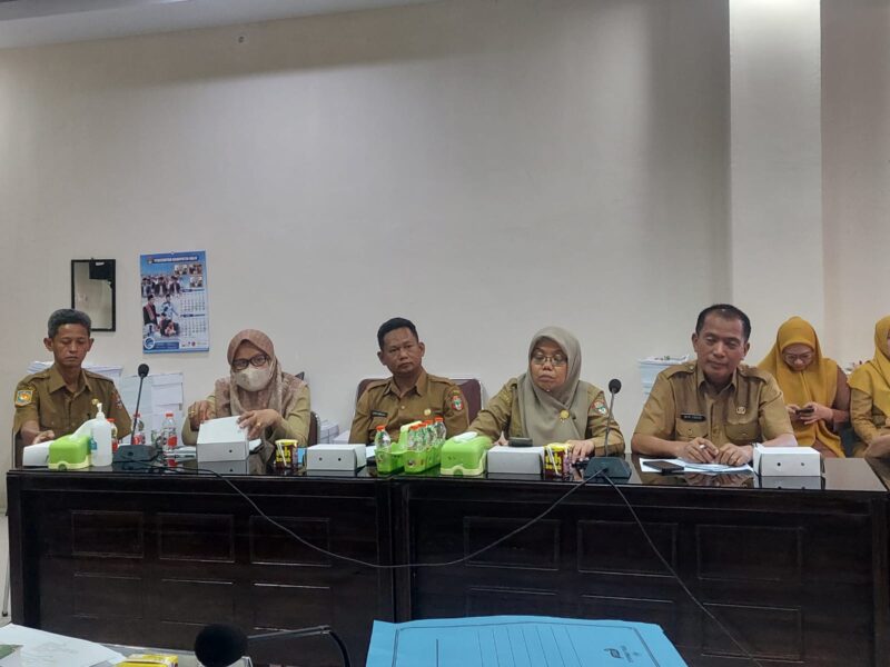 Komisi II Bidang Ekonomi dan Keuangan DPRD Kabupaten Wajo mengadakan rapat dengar pendapat (RDP) dengan Dinas Pertanian dan Ketahanan Pangan