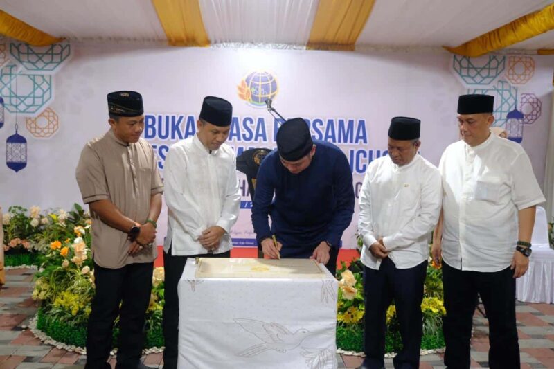 Bupati Gowa, Adnan Purichta Ichsan, Meresmikan Masjid Nur Ichsan Kantor BPN Gowa, Senin 1 April 2024