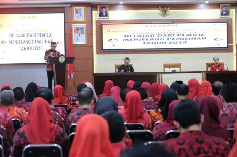 Pj Sekretaris Daerah Kabupaten Gowa, Abd Karim Dania, Membuka Sosialisasi Netralitas ASN, di Kantor Bupati Gowa, Kamis 4 April 2024
