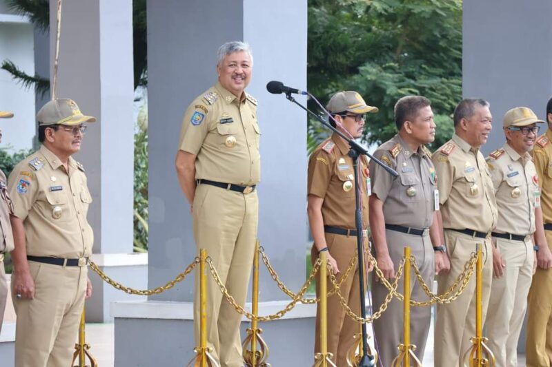 Bupati Pinrang didampingi Wabup Pinrang, Sekda dan OPD pimpin Apel Gabungan dirangkaikan Halal bi halal