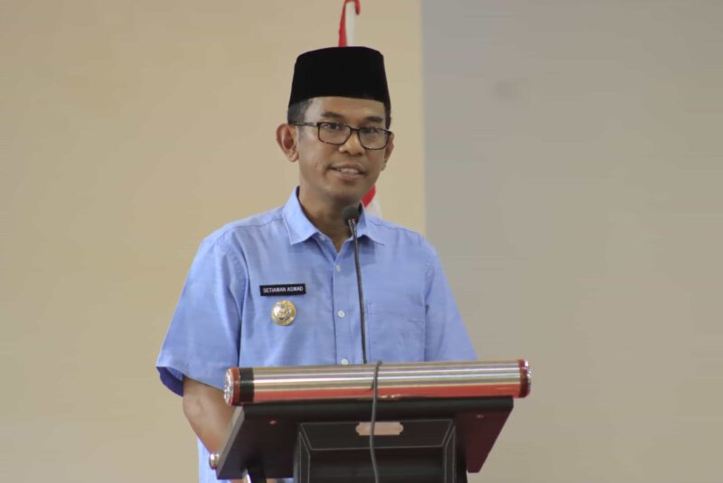 Penjabat Bupati Takalar, Setiawan Aswad, Membuka Rapat Pleno Terkait Zakat, Infaq dan Sedekah, di Ruang Pola Kantor Bupati Takalar, Jum'at 5 April 2024