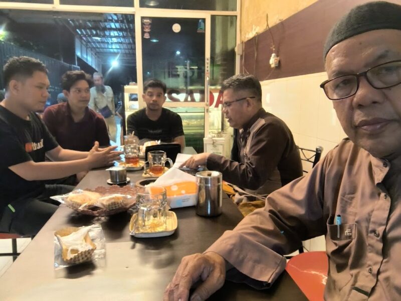 Rapat pengurus DPD SWIPAN Sulsel disalah satu cafe di Makassar