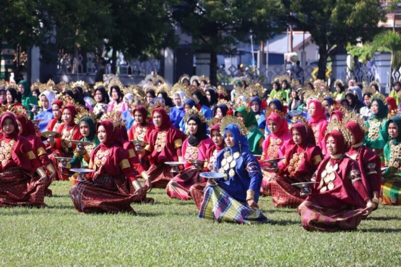 Pemecahan rekor MURI Penari tari Padduppa oleh Pelajar Pinrang,  Penari tari Padduppa dengan menggunakan Kostum Bajo Bodo terbanyak yang digelar oleh Pemerintah Provinsi Sulawesi Selatan