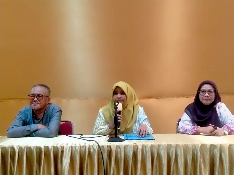 Panitia reuni akbar melaksanakan rapat evaluasi persiapan masing-masing seksi