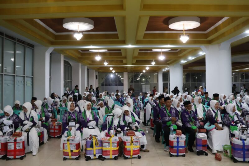 Sebanyak 368 orang Jamaah Calon Haji (JCH) asal Kabupaten Pinrang dilepas secara resmi oleh Wakil Bupati Pinrang, Sudirman Bungi, S.IP., M.Si., dalam sebuah seremoni pelepasan yang berlangsung khidmat di Masjid Agung Al-Munawwir