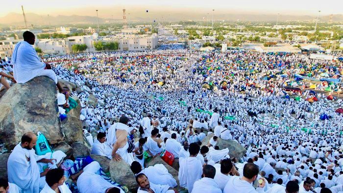 Padang Arafah semua Jemaah haji diwajibkan berkumpul, sebelah tenggara Kota Mekkah, Arab Saudi, pada Hari Arafah yang merupakan puncak Ibadah Haji, Kamis 9 Dzulhijah 1446 Hijriah- 5 juni 2025