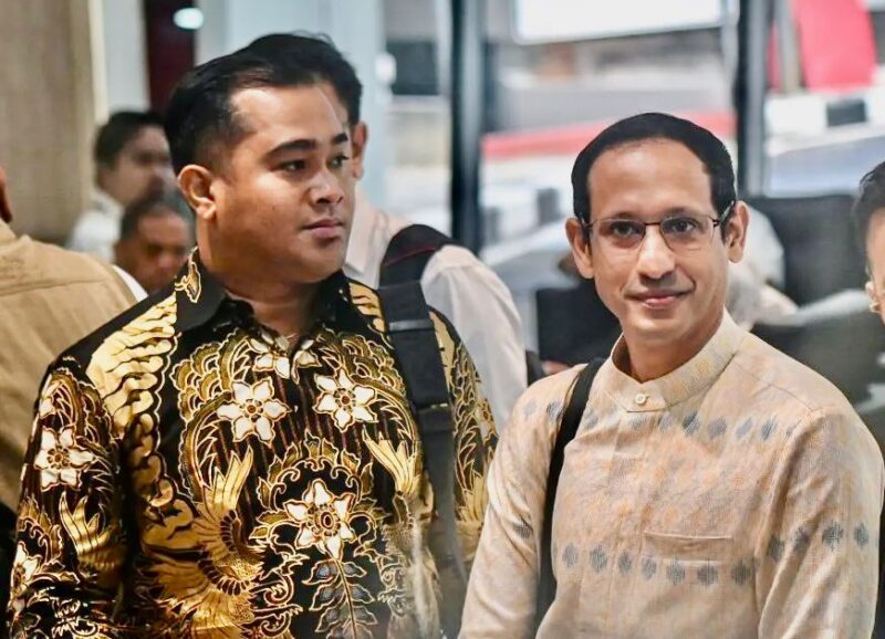 Nadiem Makarim (kanan) Penuhi panggilan pemeriksaan di Jampidsus, Kejaksaan Agung, Jakarta Selatan, Senin 23 Juni 2025
